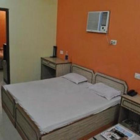 Hotel Venkateswara Calcutta Exteriör bild