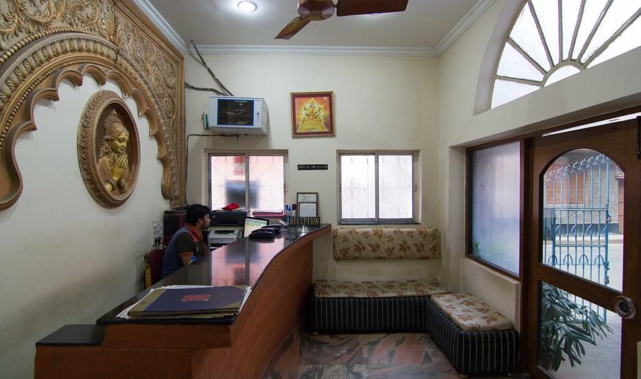Hotel Venkateswara Calcutta Exteriör bild